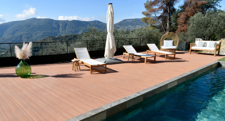 terrasse aluminium à Lyon avec vue sur les montagnes