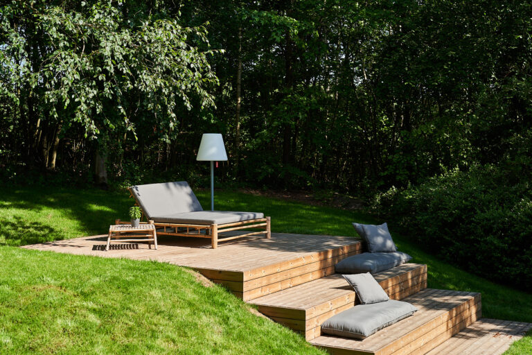 terrasse en bois thermo-pin à lyon en escalier